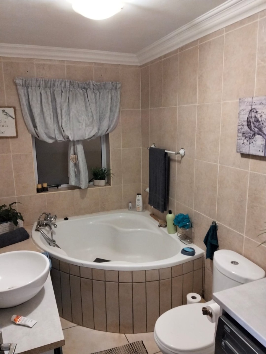 To Let 3 Bedroom Property for Rent in Ferreira Town Eastern Cape